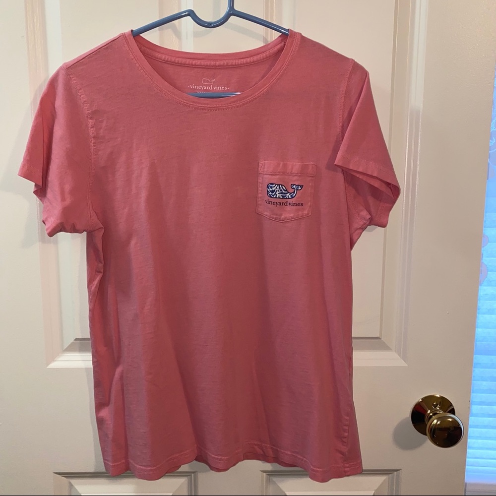 Vineyard vines tee!